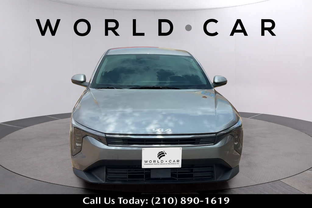 Used 2025 Kia K4 FWD image 2