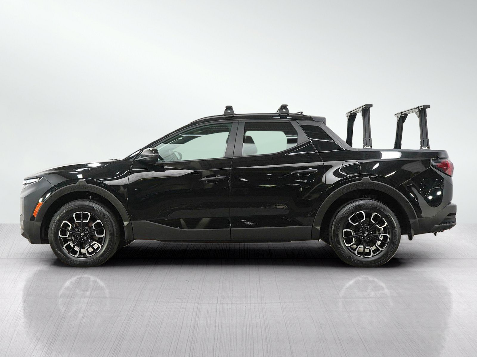 Used 2023 Hyundai Santa Cruz SEL w/ Activity Package AWD/4WD image 2
