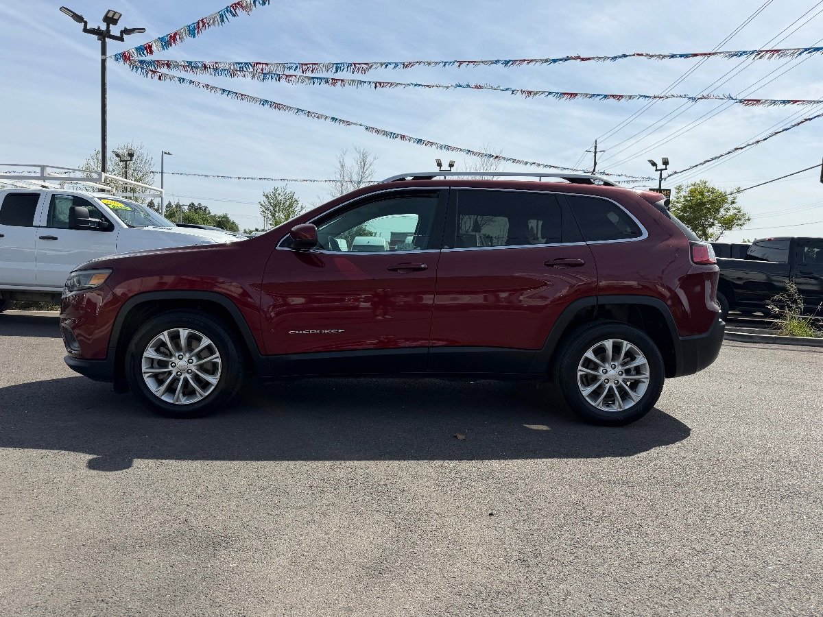 Used 2019 Jeep Cherokee Latitude w/ Popular Appearance Group image 4