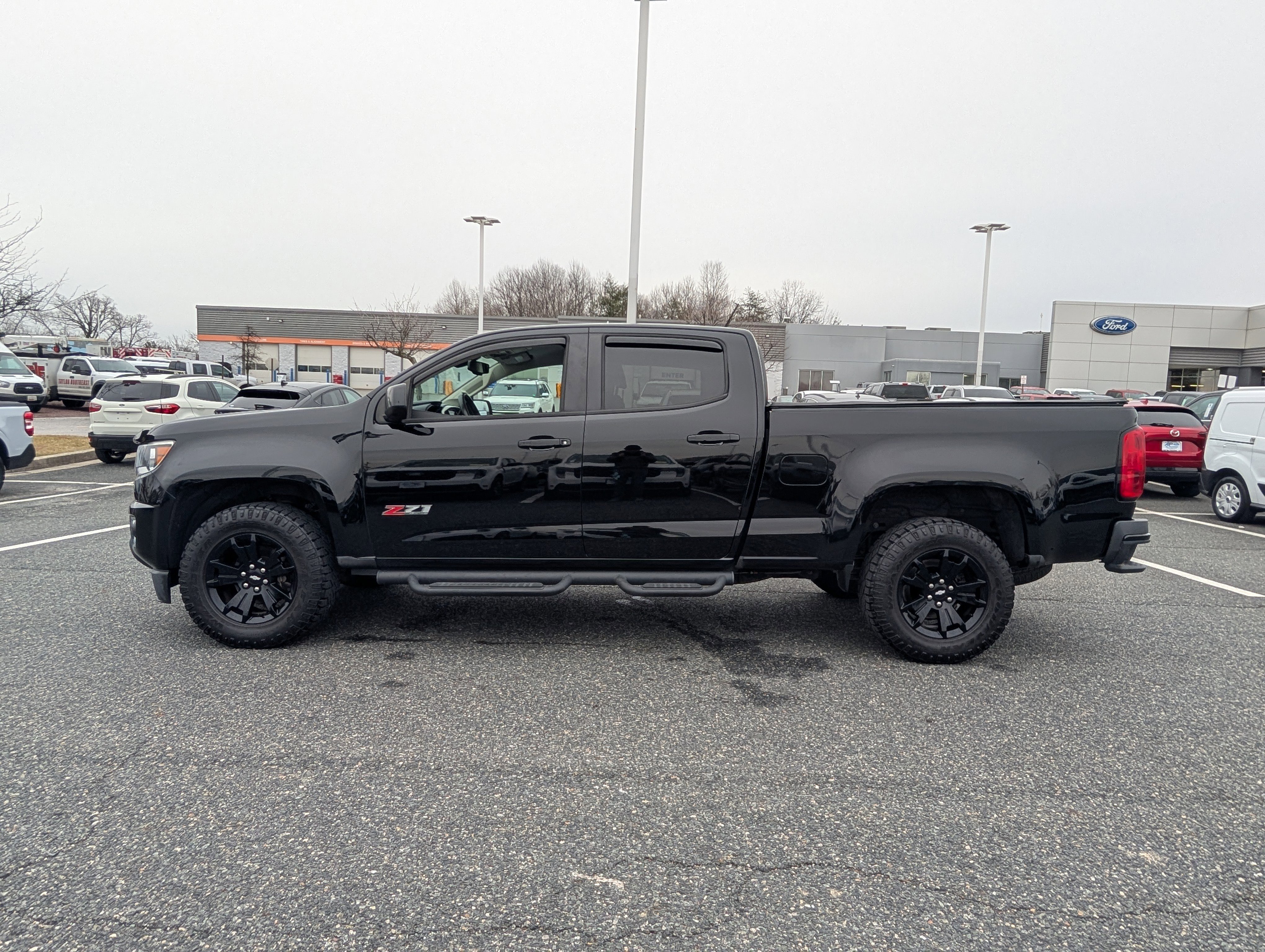 Used 2018 Chevrolet Colorado Z71 w/ Z71 Midnight Edition image 6