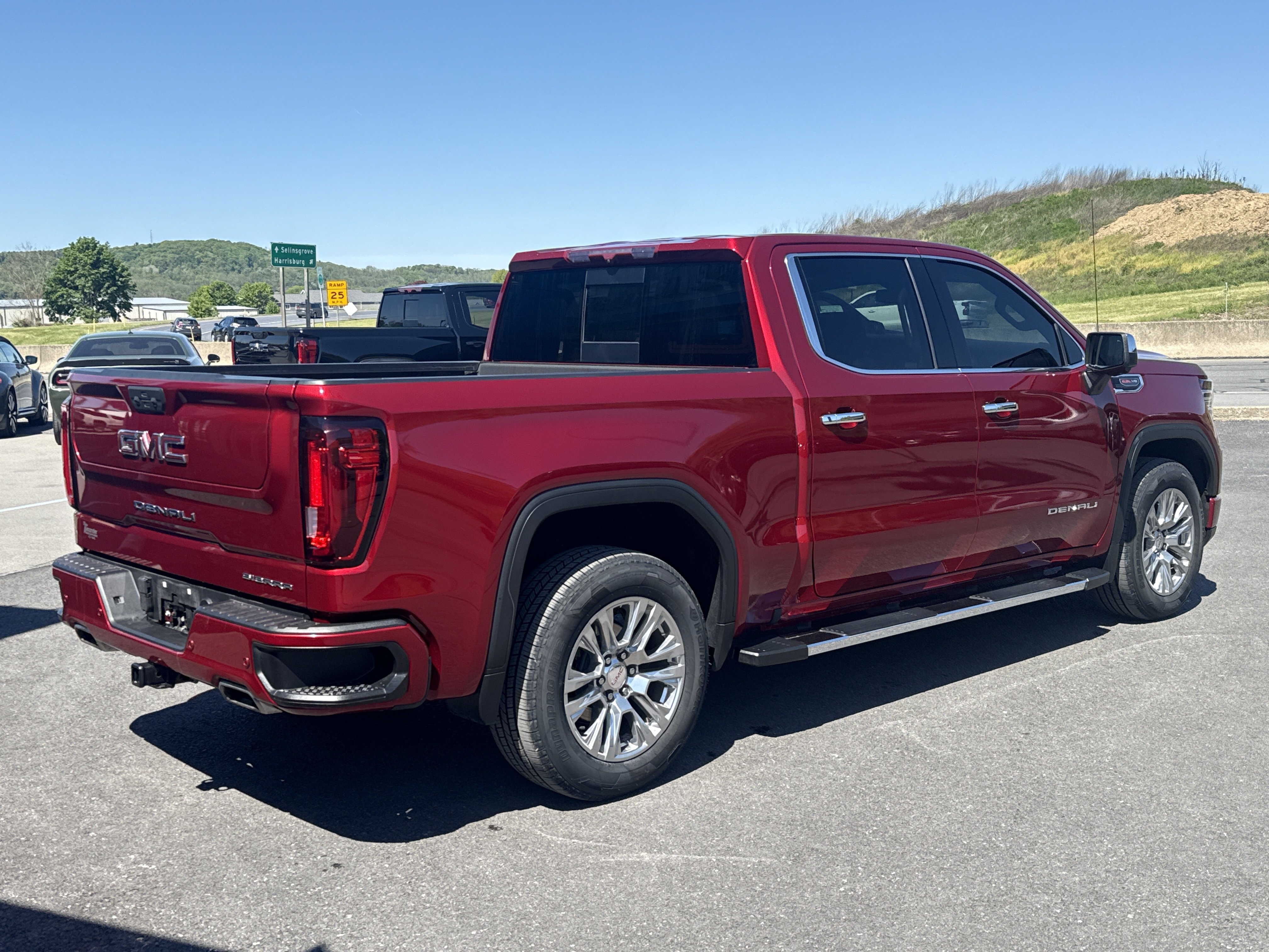 Used 2022 GMC Sierra 1500 Denali AWD/4WD image 3