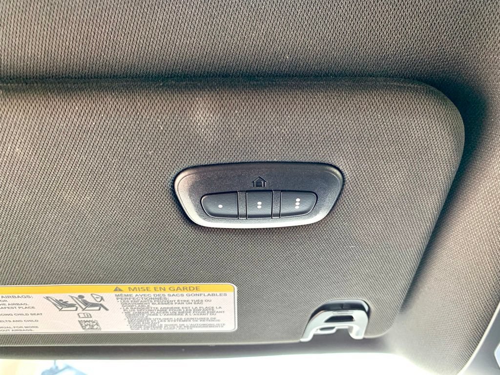 Used 2025 Jeep Wagoneer L Series II AWD/4WD image 42