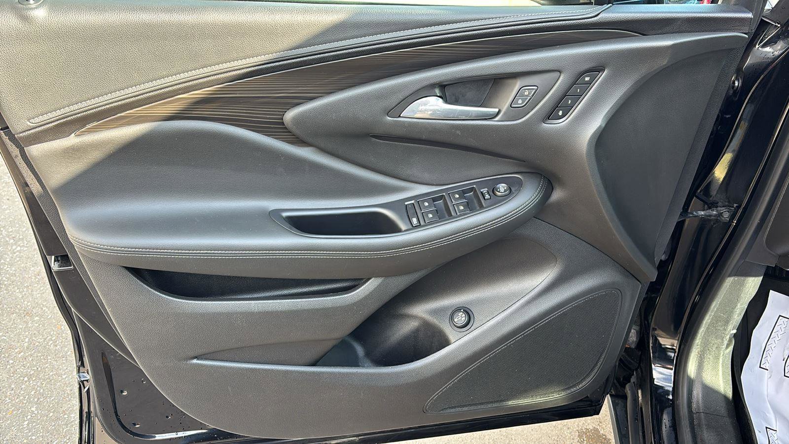 Used 2020 Buick Envision Essence image 14