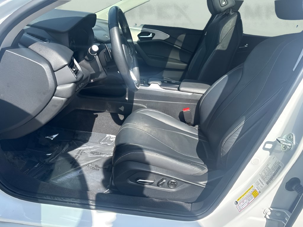 Used 2023 Acura TLX w/ Technology Package FWD image 9