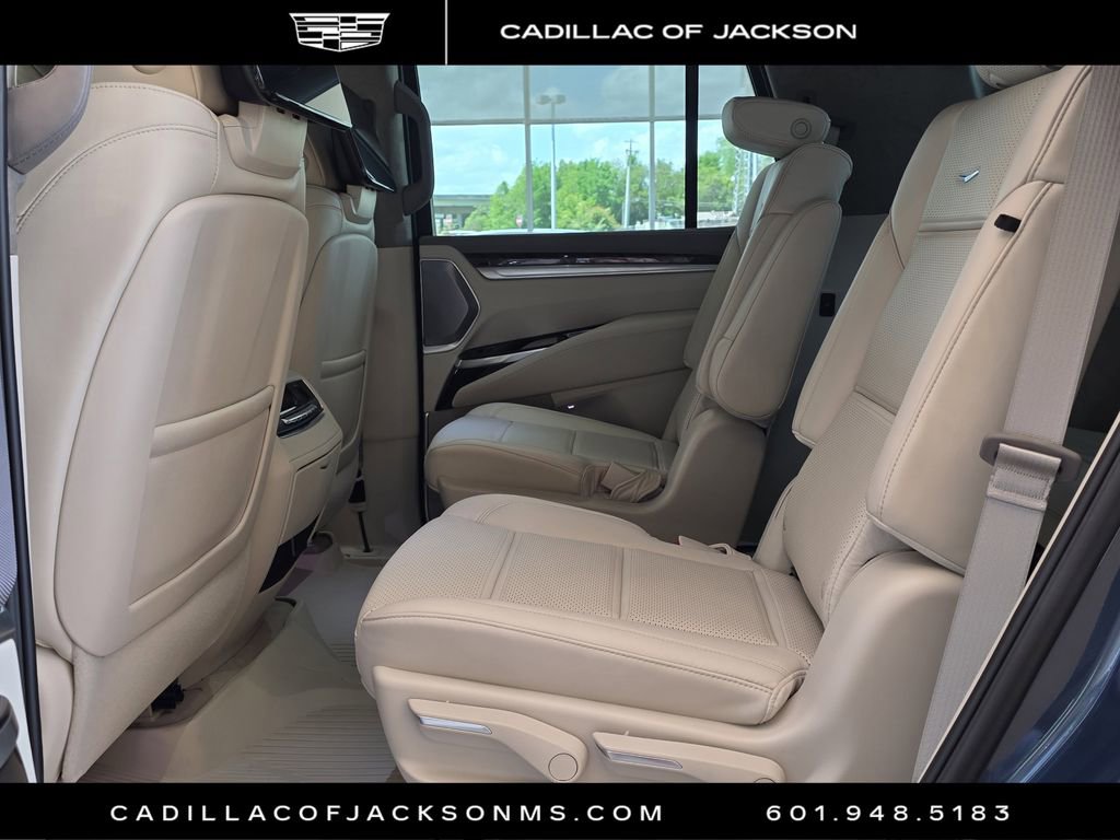 Certified 2026 Cadillac Escalade Platinum Sport w/ LPO, Floor Liner Package image 21