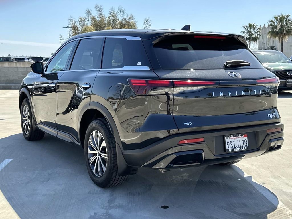 Certified 2025 INFINITI QX60 Pure image 4