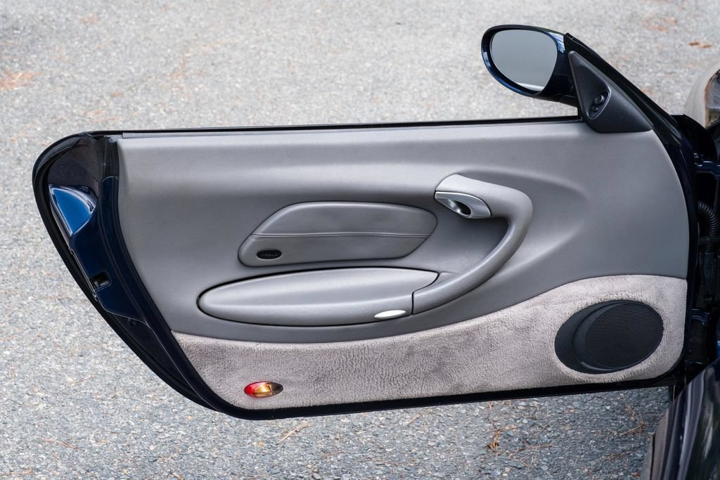 Used 1999 Porsche 911 Carrera RWD image 15