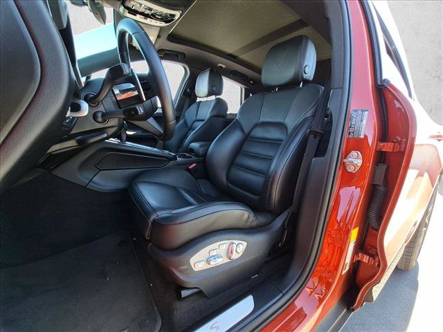 Used 2023 Porsche Macan S AWD/4WD image 14