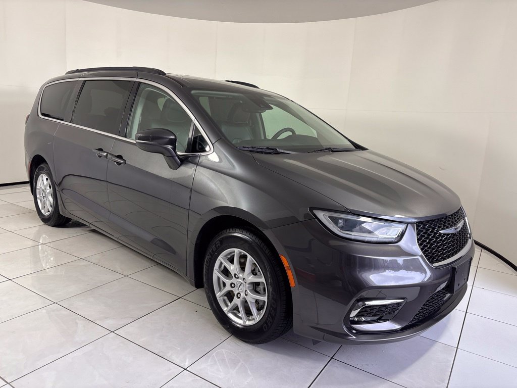 Used 2022 Chrysler Pacifica Touring-L FWD image 7