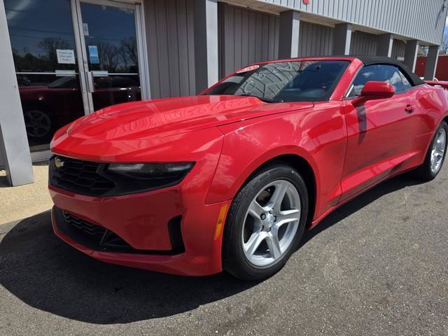 Used 2023 Chevrolet Camaro LT RWD image 4