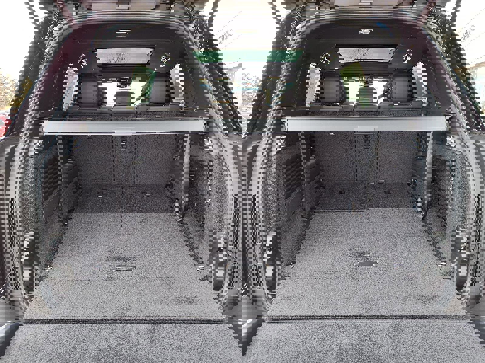 New 2026 Land Rover Range Rover Long Wheelbase SE image 27