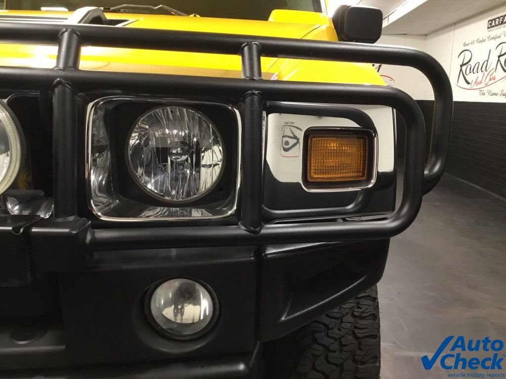 Used 2003 HUMMER H2 w/ Preferred Equipment Group image 20