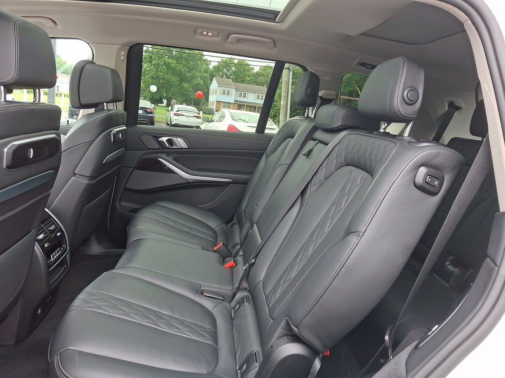 Used 2025 BMW X7 xDrive40i w/ Premium Package AWD/4WD image 20