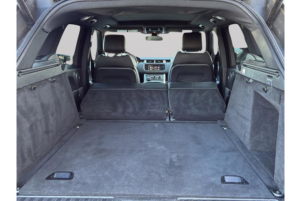 Used 2016 Land Rover Range Rover Sport SE image 9