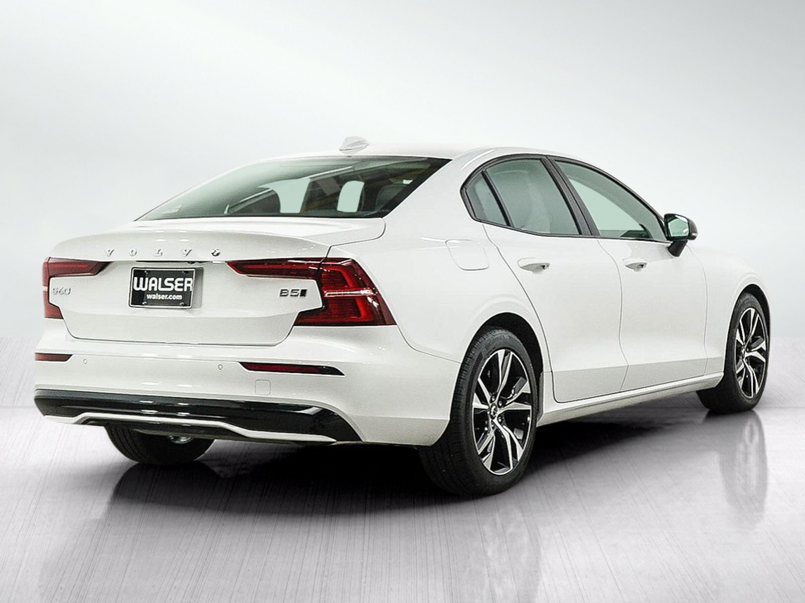 Used 2025 Volvo S60 B5 Core AWD/4WD image 5