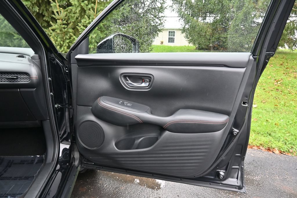 Used 2025 Honda HR-V Sport image 39