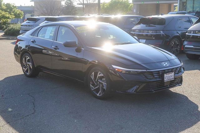Certified 2025 Hyundai Elantra SEL image 6