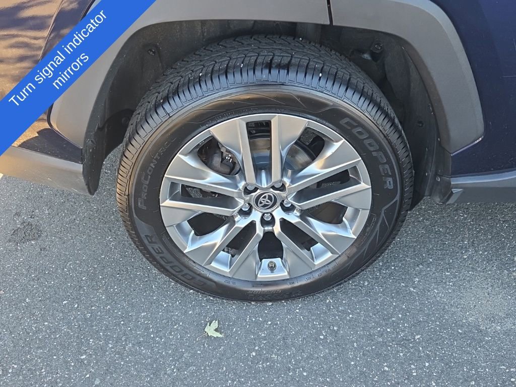 Used 2019 Toyota RAV4 XLE Premium image 41