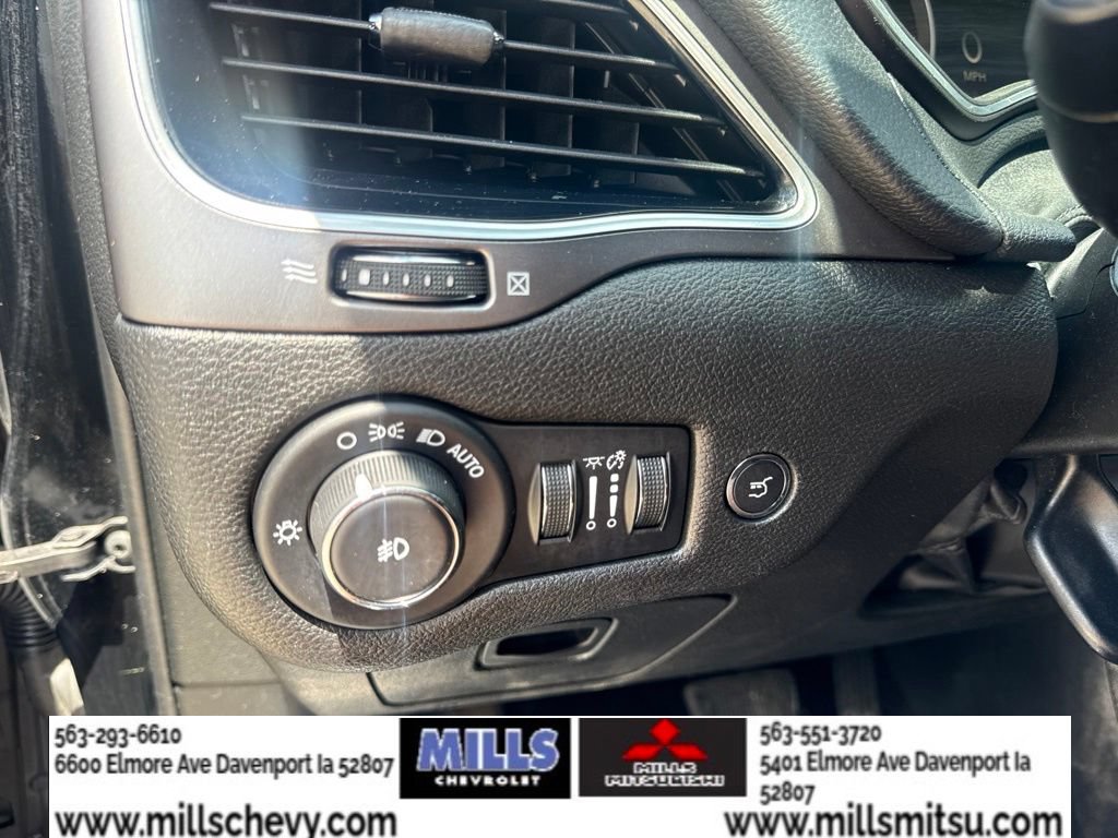 Used 2019 Jeep Cherokee Limited FWD image 15
