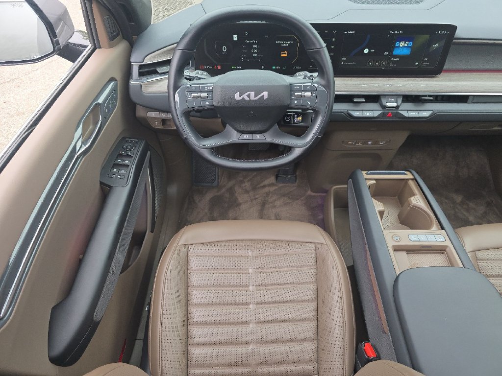 Used 2024 Kia EV9 Land AWD/4WD image 25