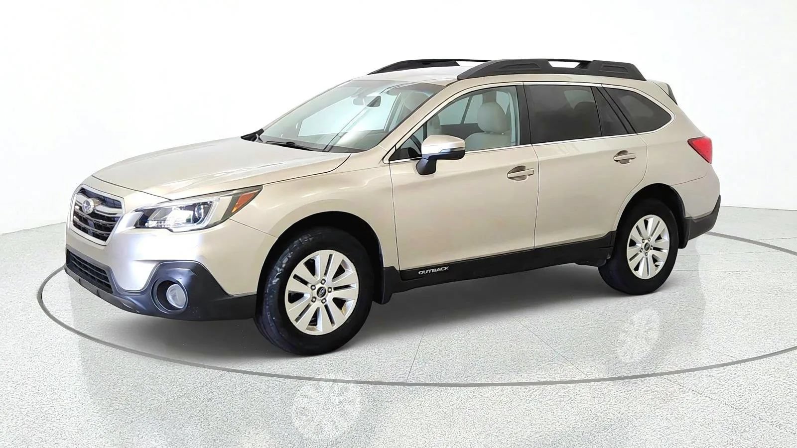 Used 2018 Subaru Outback 2.5i Premium AWD/4WD image 4