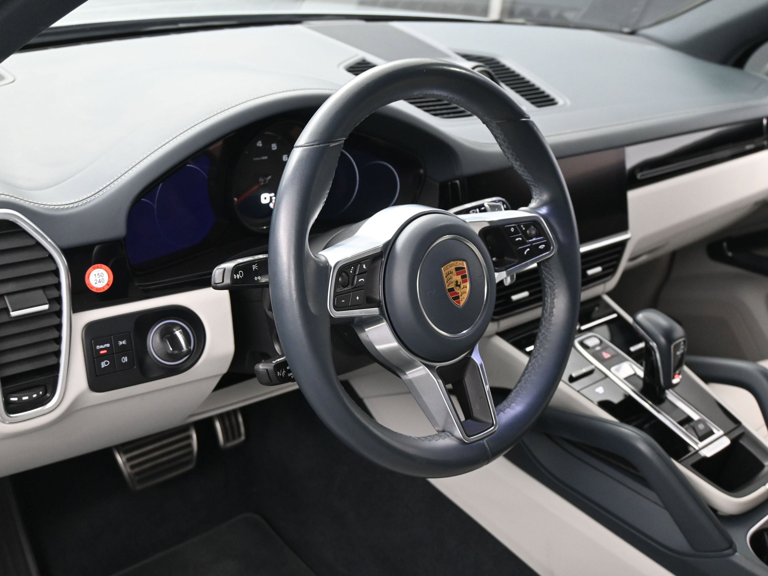 Certified 2022 Porsche Cayenne S image 5
