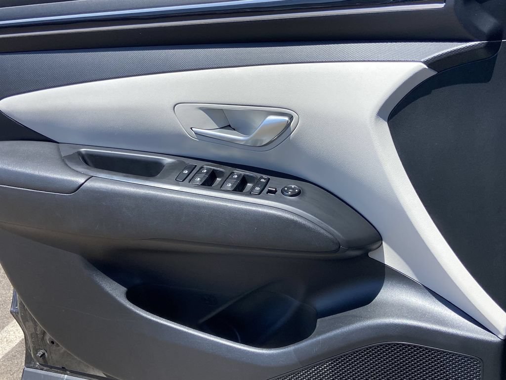 Used 2022 Hyundai Tucson SEL w/ Cargo Package AWD/4WD image 17