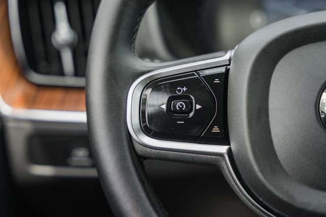 Used 2024 Volvo XC60 B5 Ultimate w/ Protection Package Premier AWD/4WD image 31