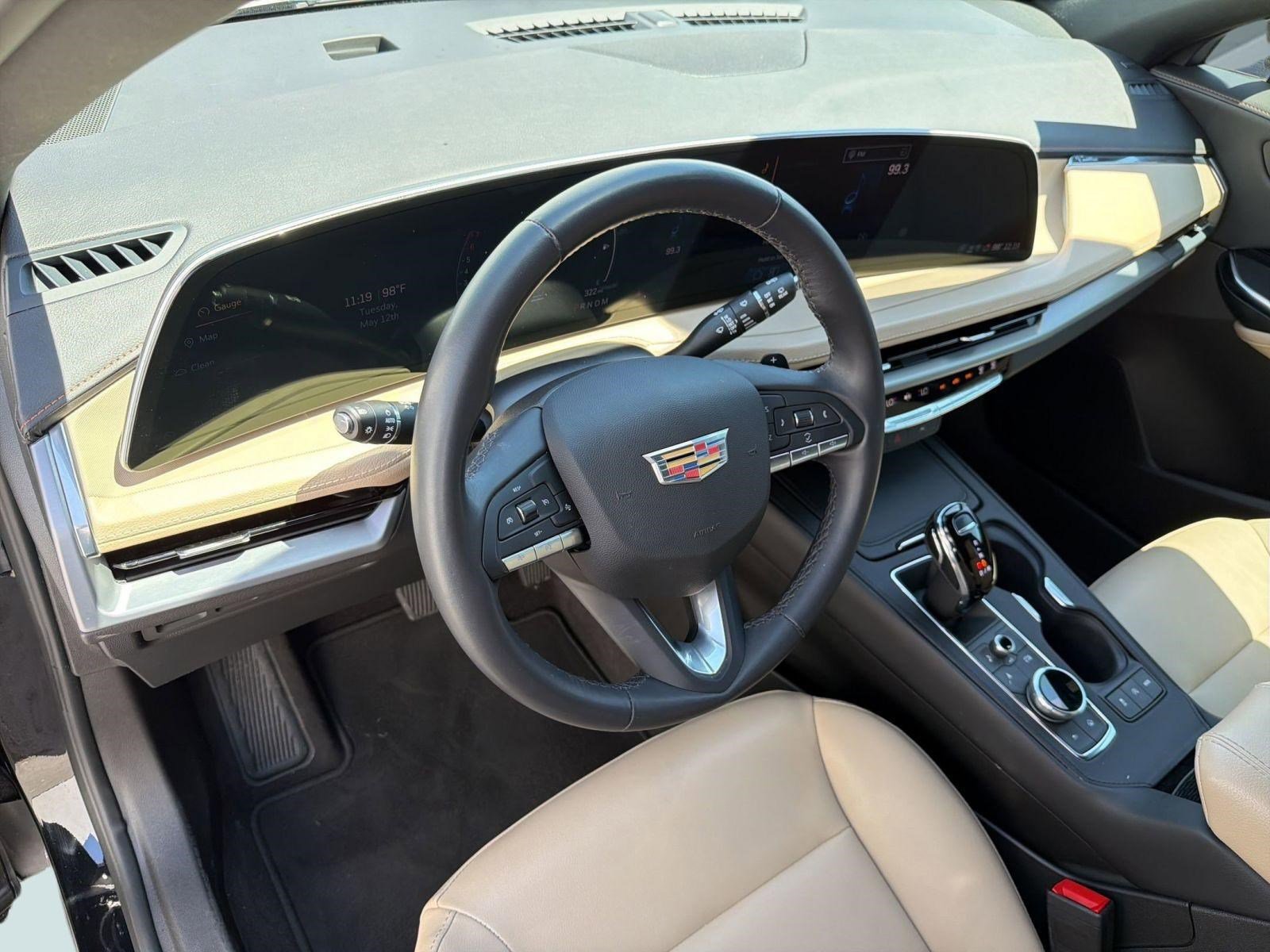 Certified 2024 Cadillac XT4 Luxury FWD image 3