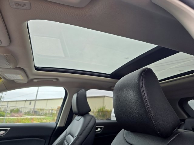 Used 2024 Ford Edge SEL w/ Convenience Package AWD/4WD image 12