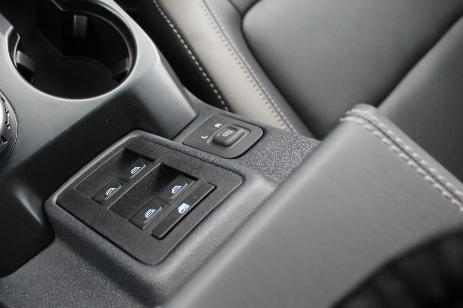 New 2025 Ford Bronco Outer Banks image 27