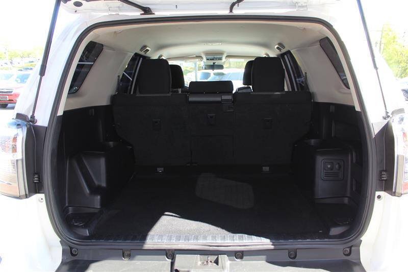 Used 2016 Toyota 4Runner SR5 AWD/4WD image 27