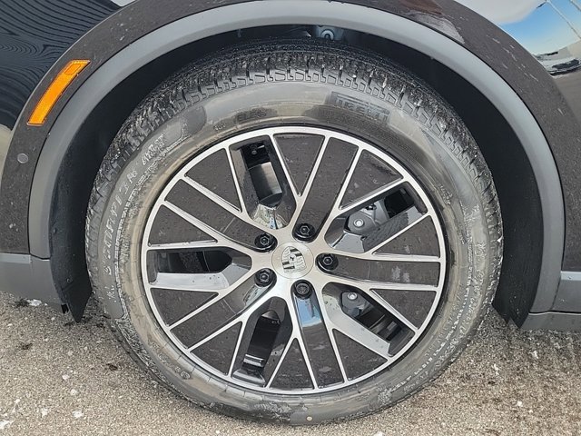 Used 2025 Porsche Macan 4 Electric image 14