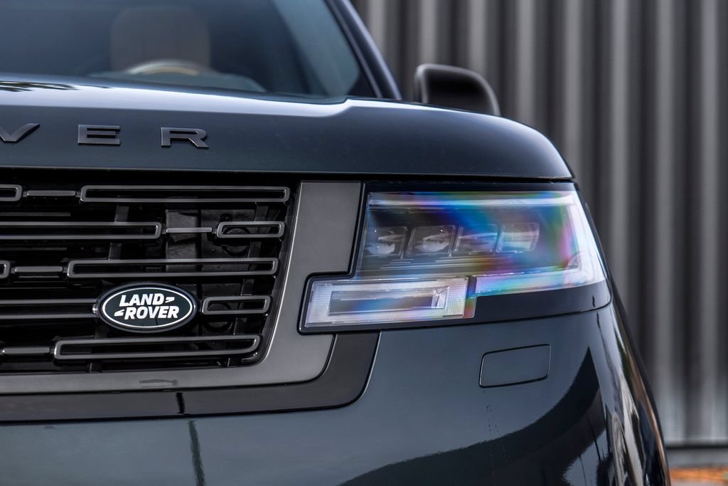 New 2026 Land Rover Range Rover Long Wheelbase SE AWD/4WD image 6