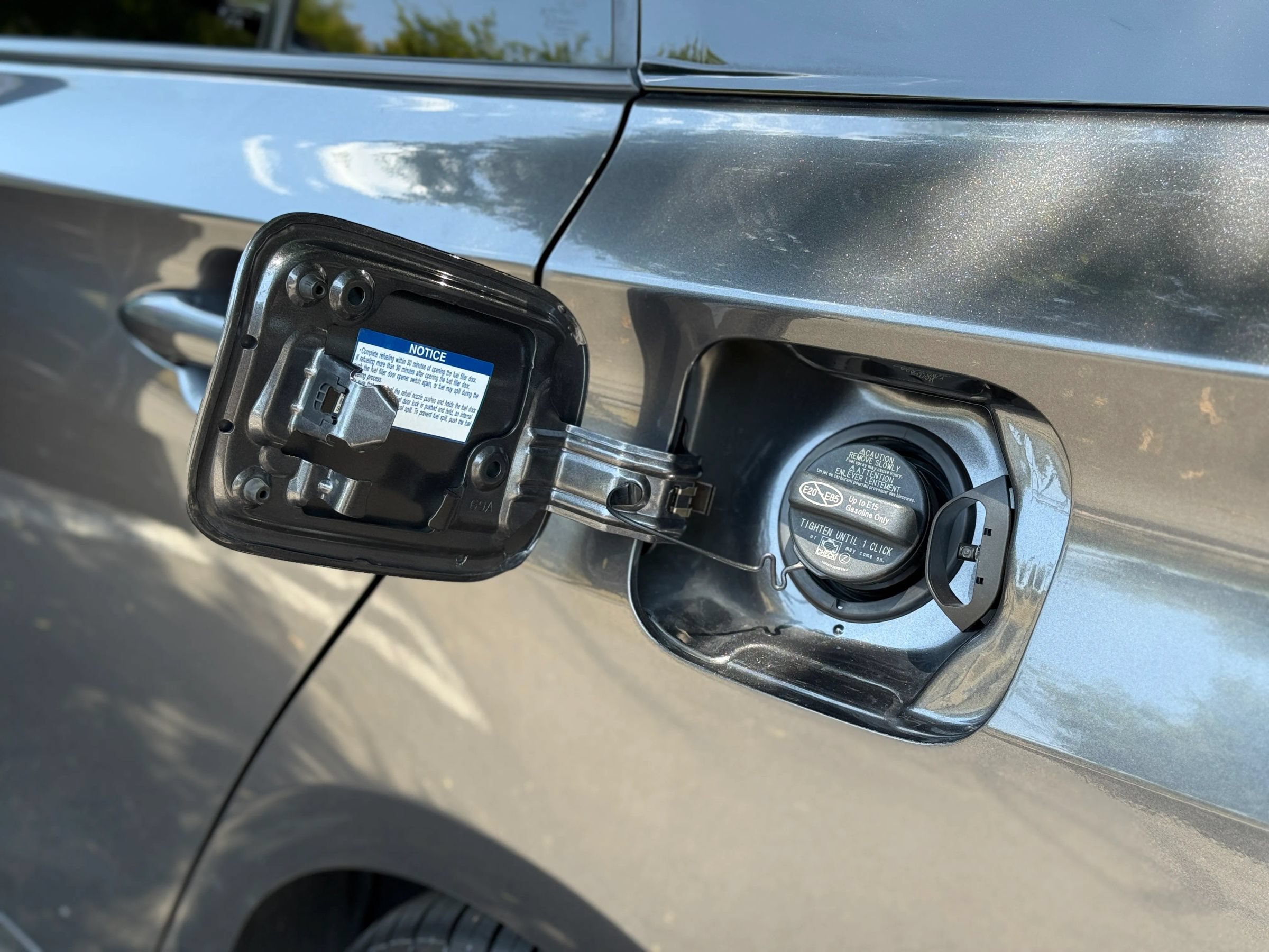 Used 2019 Toyota Prius Prime Advanced w/ Carpet Mat Package FWD image 29