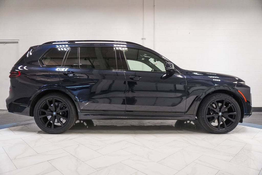 Used 2026 BMW X7 xDrive40i w/ M Sport Package AWD/4WD image 36