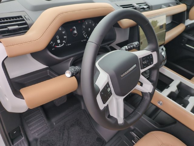 New 2026 Land Rover Defender 110 X-Dynamic SE AWD/4WD image 7