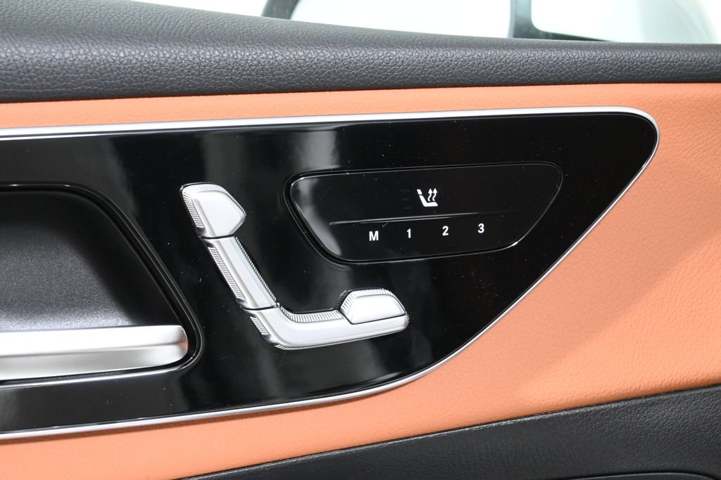 Used 2026 Mercedes-Benz GLC 300 4MATIC image 24