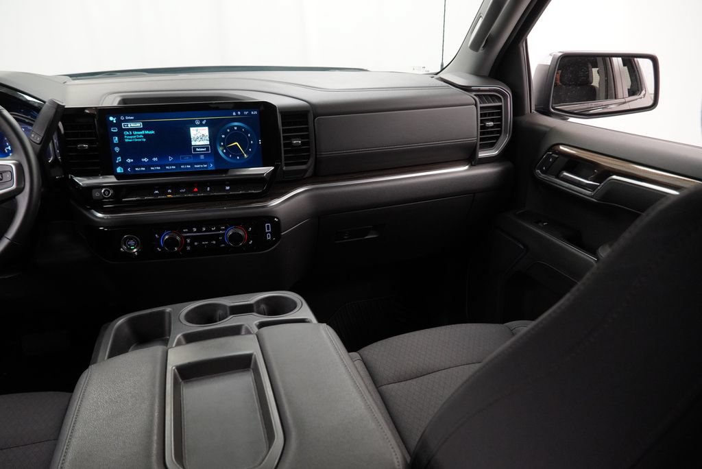 Certified 2024 Chevrolet Silverado 1500 LT AWD/4WD image 16