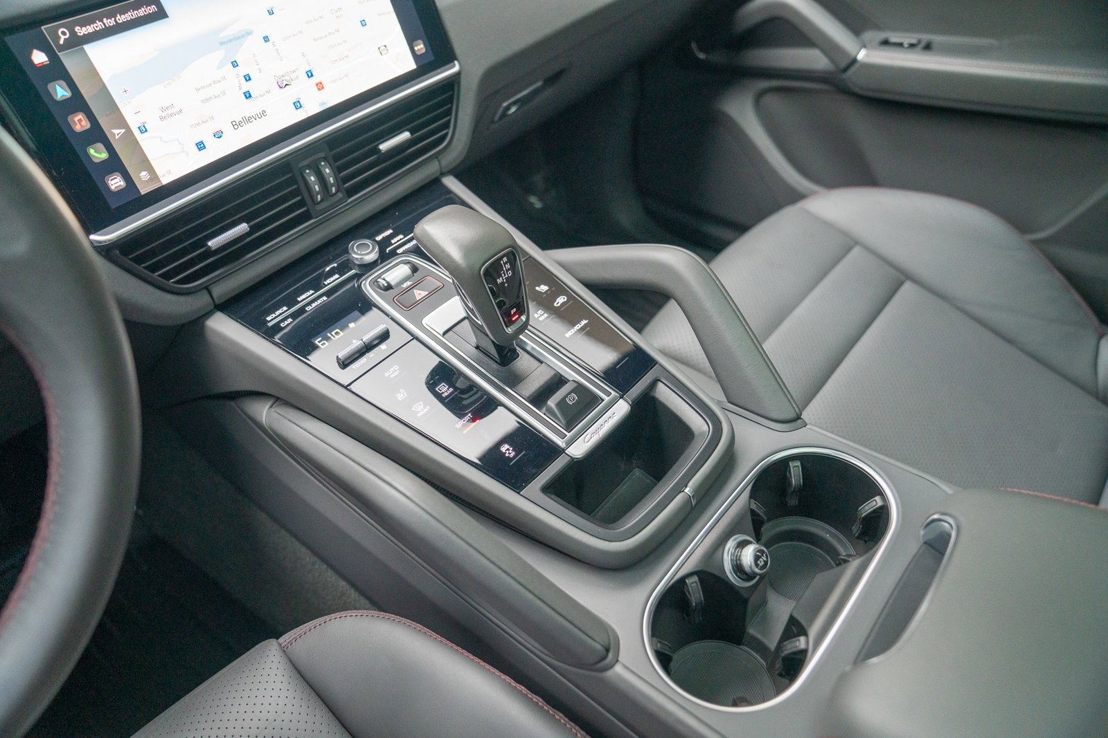 Used 2023 Porsche Cayenne image 22