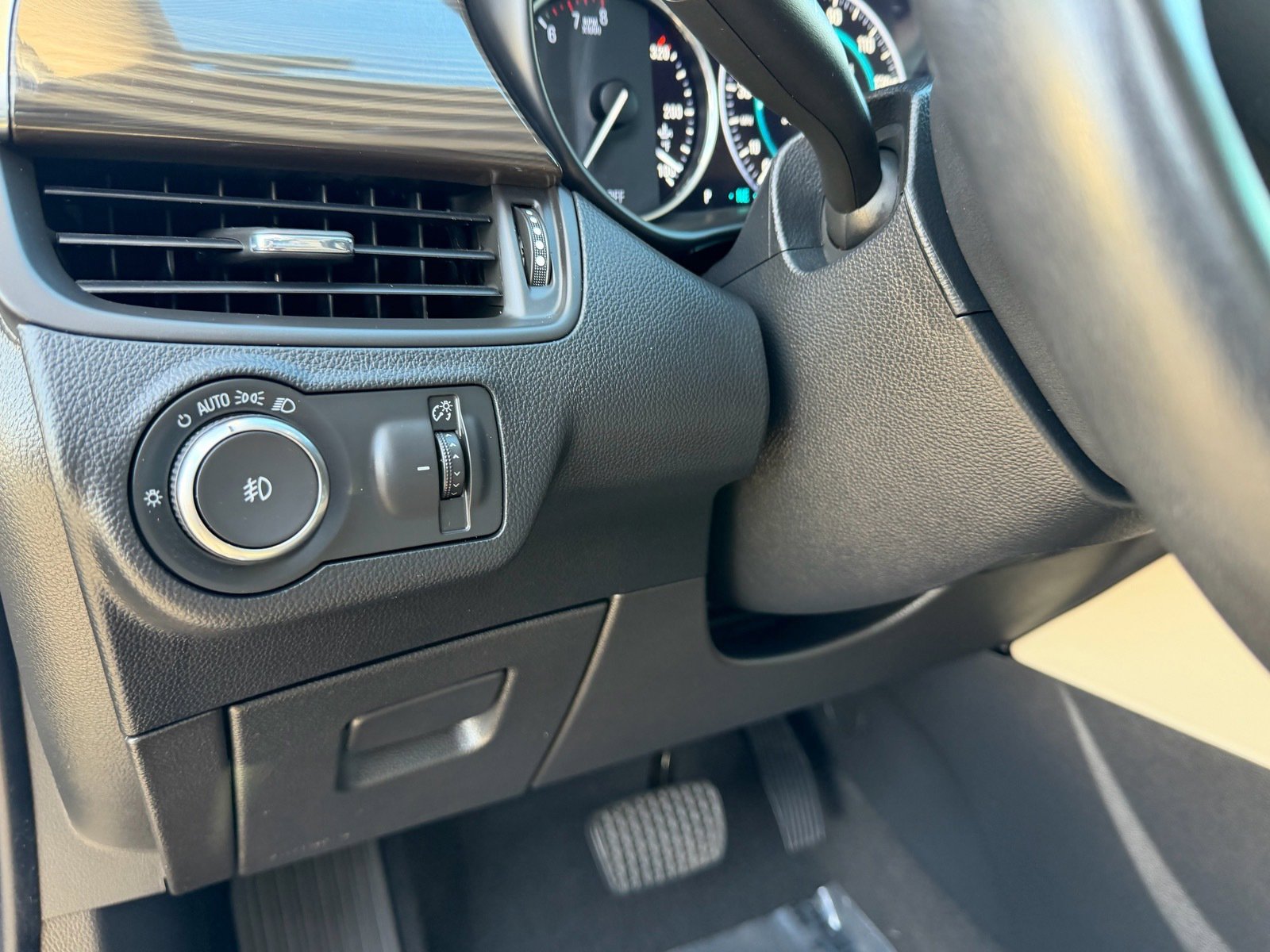 Used 2020 Buick Envision Premium w/ LPO, Active Package image 24