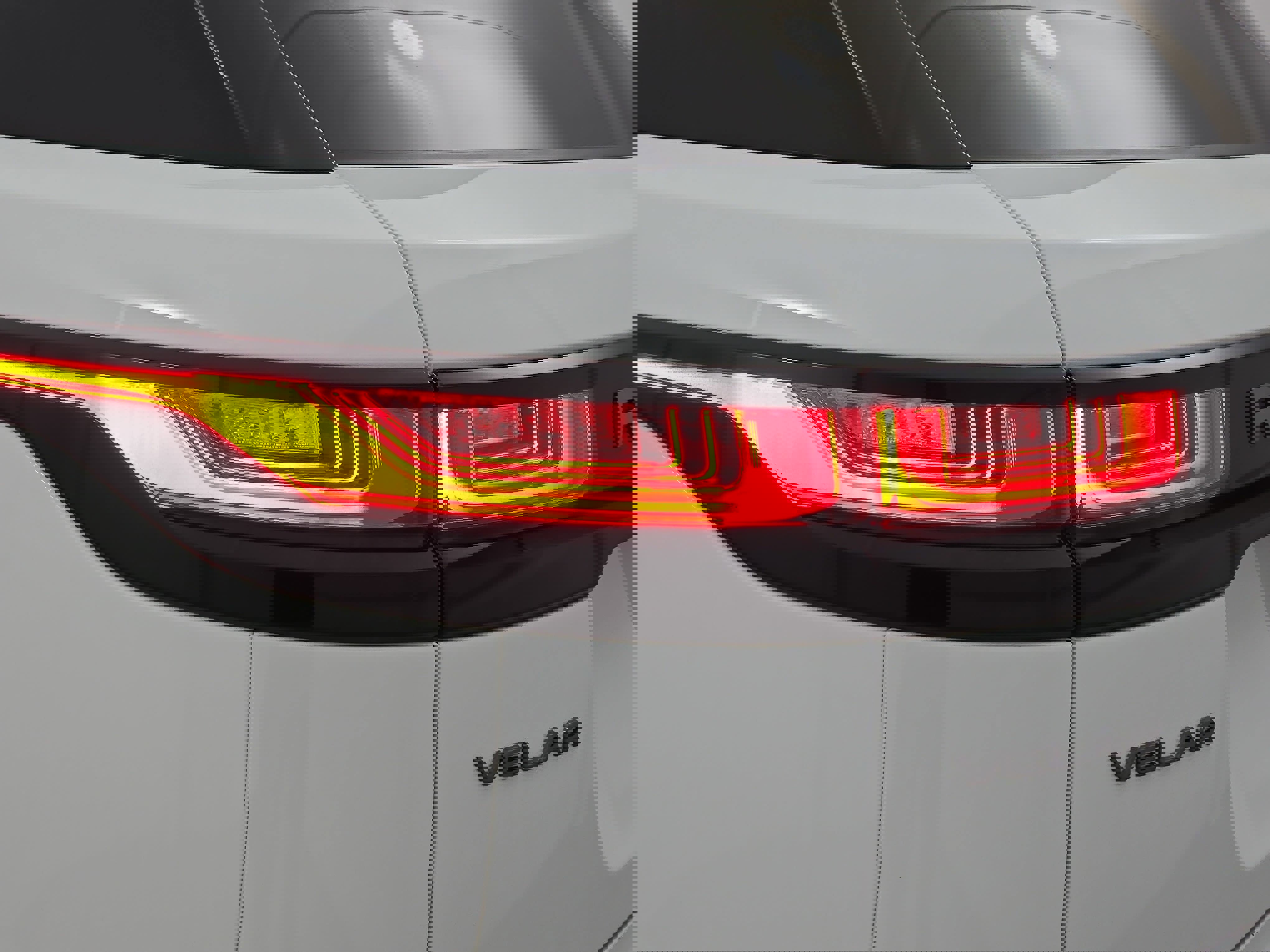 Used 2023 Land Rover Range Rover Velar R-Dynamic S image 35