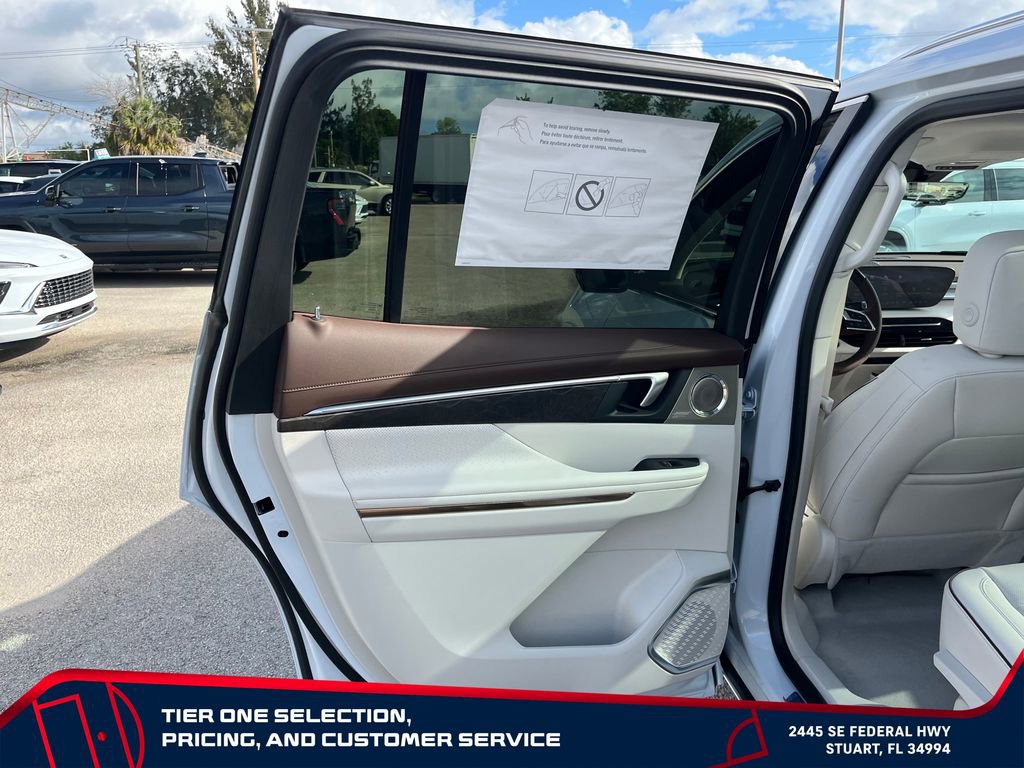 New 2026 Buick Enclave Avenir w/ Super Cruise Package FWD image 29