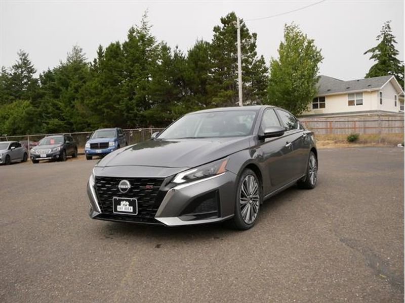 Used 2024 Nissan Altima 2.5 SL