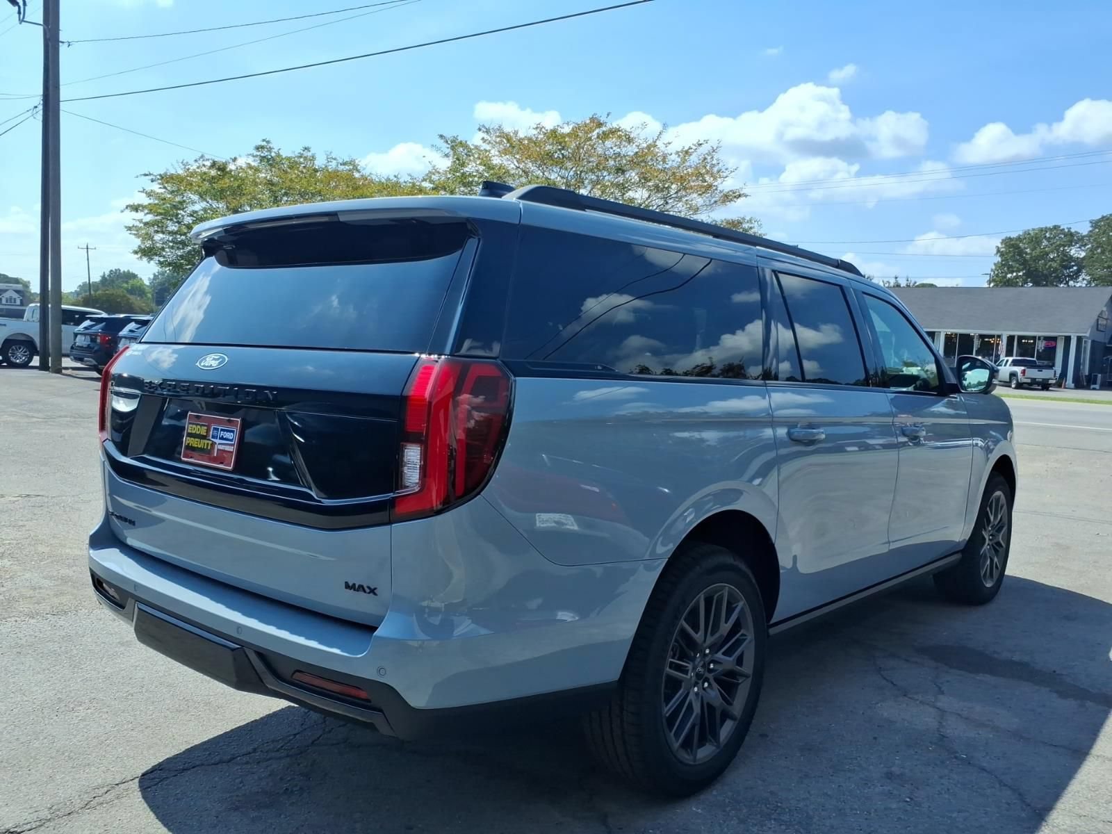 New 2027 Ford Expedition Max Platinum w/ Stealth Appearance Package RWD image 6