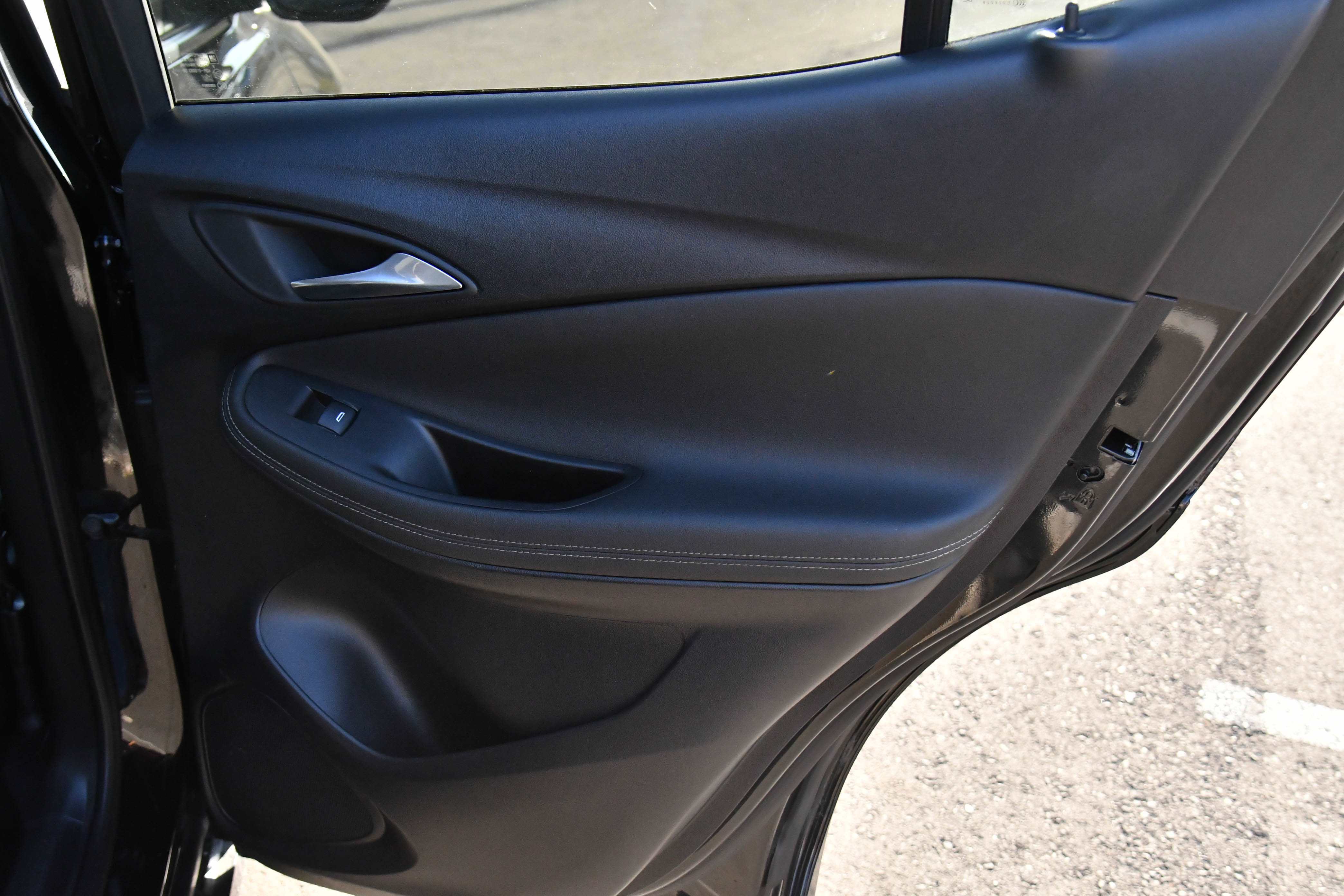 Used 2024 Buick Encore GX Sport Touring w/ Comfort Package image 39