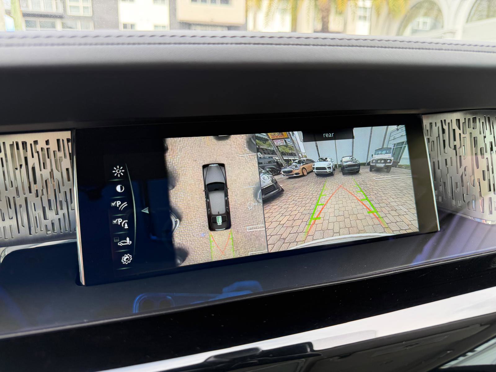 Used 2019 Rolls-Royce Phantom Sedan RWD image 39