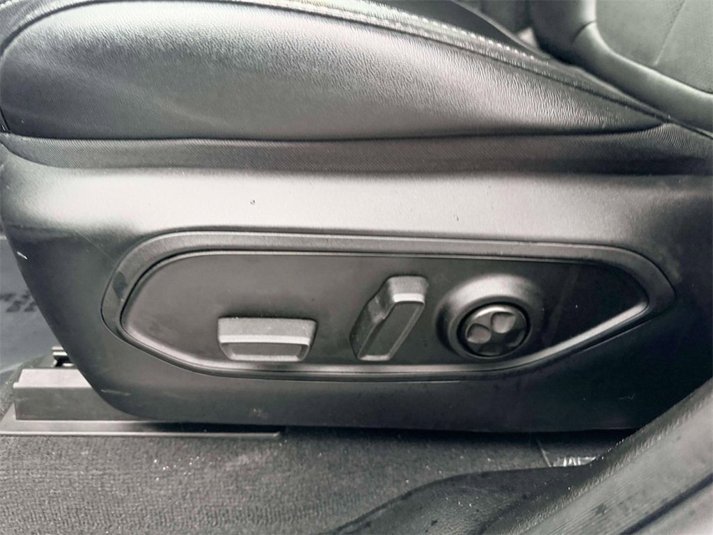 Used 2024 Jeep Grand Cherokee Altitude image 14