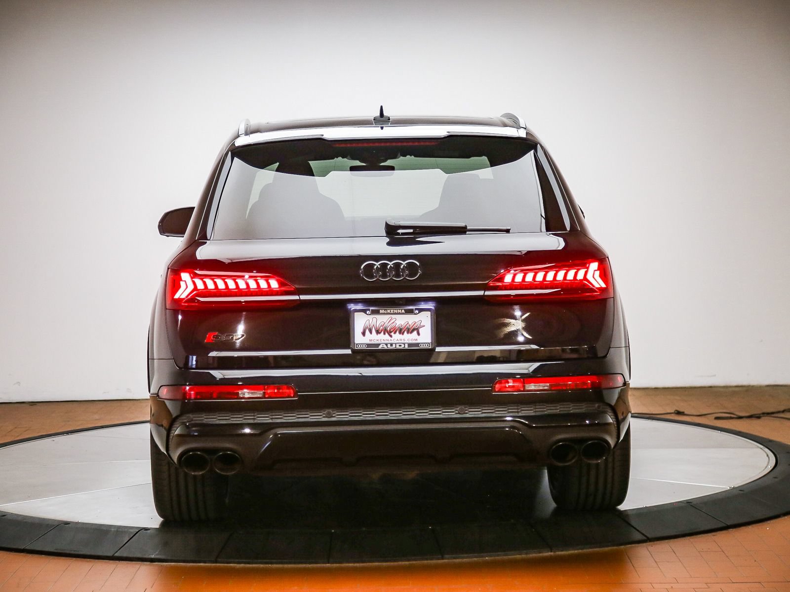 Used 2022 Audi SQ7 Prestige AWD/4WD image 3
