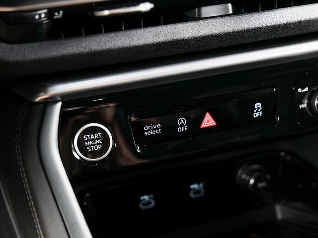 Used 2025 Audi Q5 Premium Plus w/ Premium Plus AWD/4WD image 24
